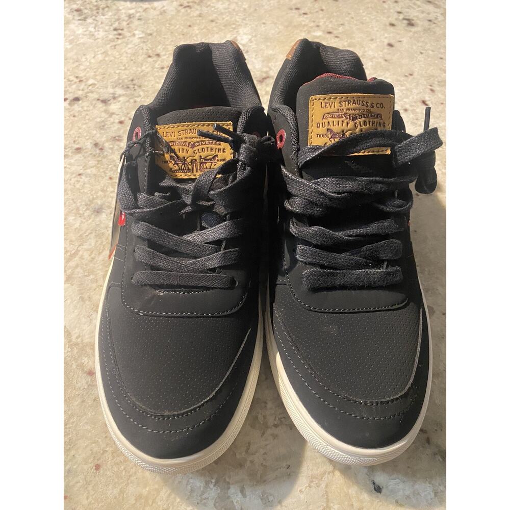 Levi’s Size 9 Men’s Low top Black And Brown Sneakers